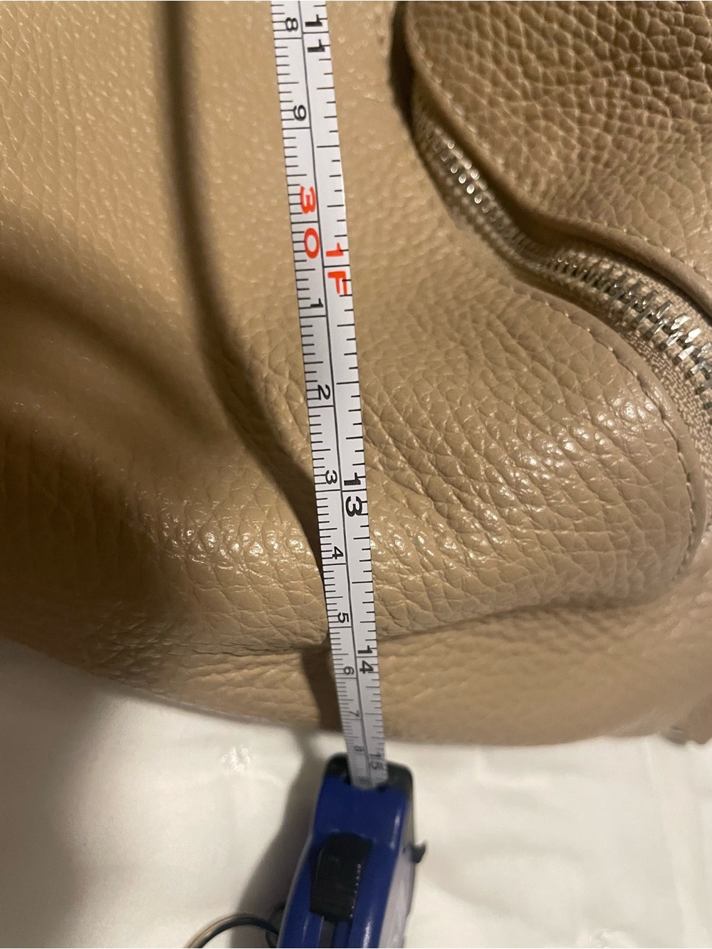 Elegant Tan Crossbody Bag - Picture 5 of 7